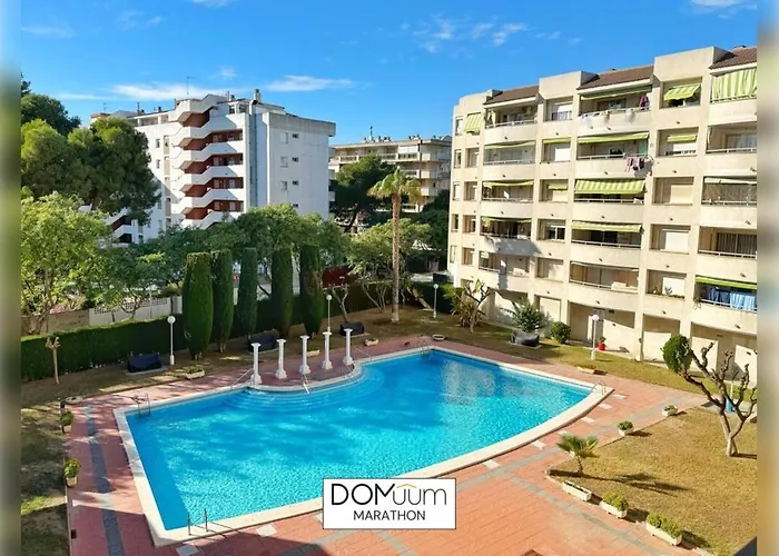 Domuum Holidays - Marathon Apartamento *