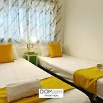 Domuum Holidays - Marathon Apartamento